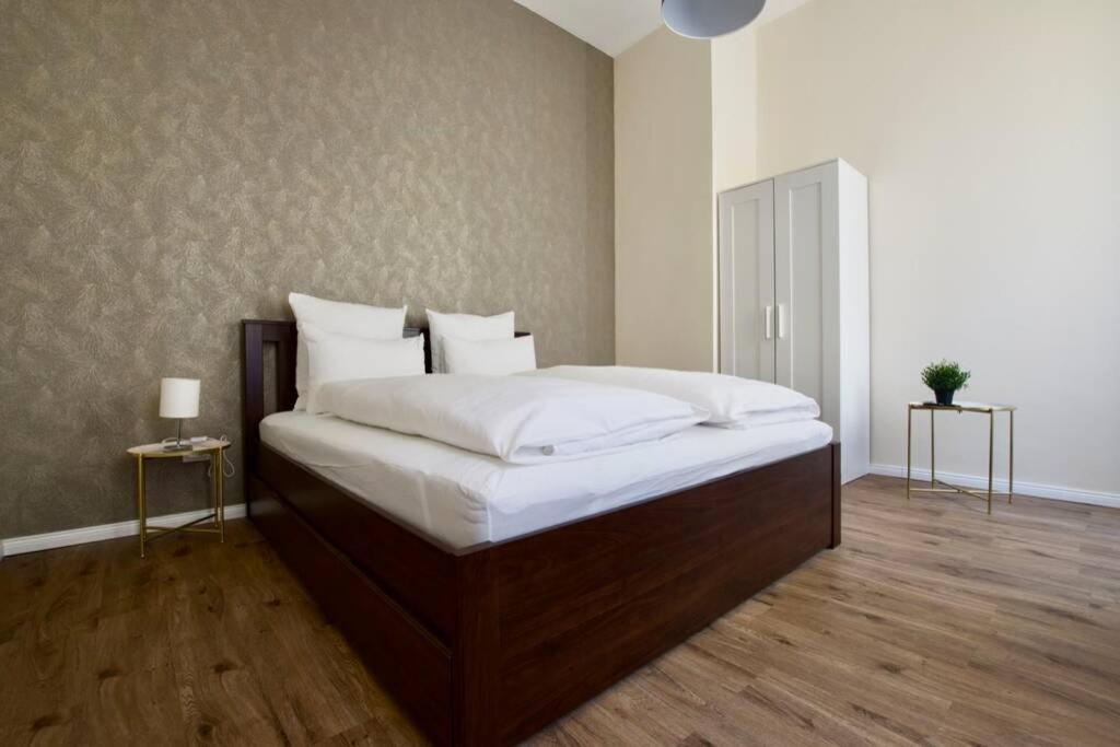 Premium Apartment By Hi5 - Astoria 4 Bedroom บูดาเปสต์ ภายนอก รูปภาพ