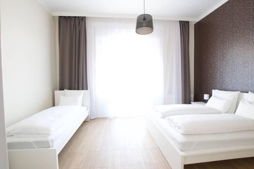 Premium Apartment By Hi5 - Astoria 4 Bedroom บูดาเปสต์ ภายนอก รูปภาพ